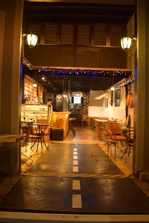 21 Hostel Yangon Exterior photo